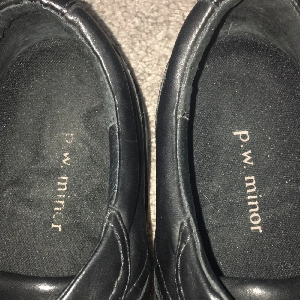 P W Minor Black Leather Womens Erog-Flex Shoes